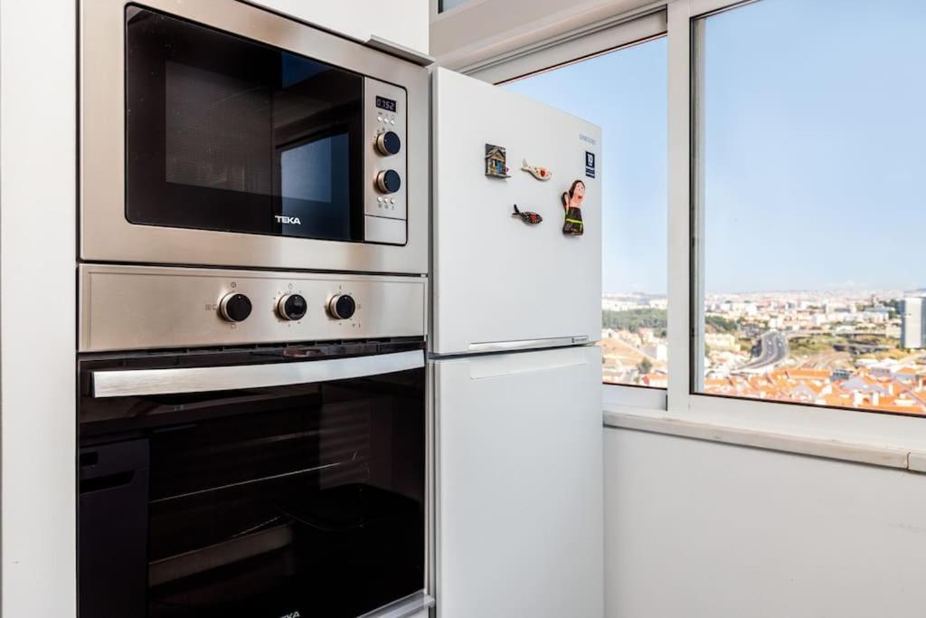 Cozy Bright Space With Landscape And Air Conditioner Lisbon Exterior photo